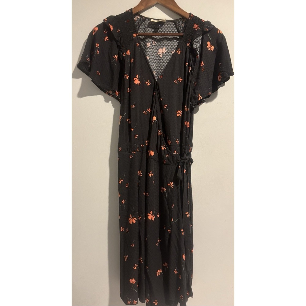 Universal Thread Womens Wrap Dress Size‎ Med Black Floral Cap Sleeve Tie-Waist